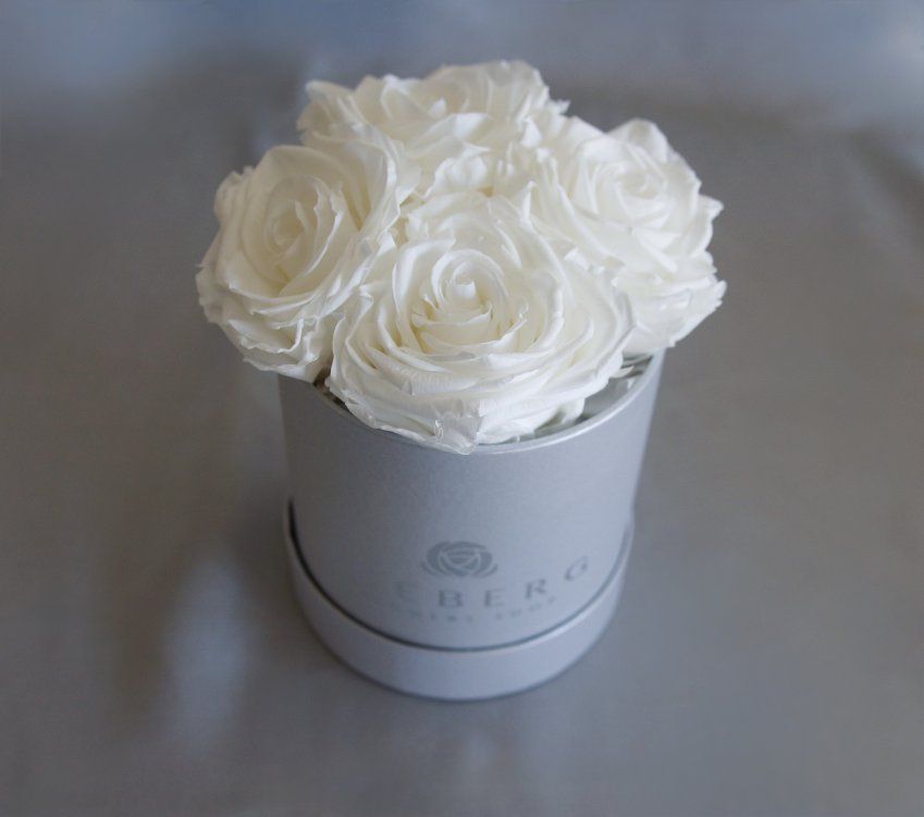 Caja muy pequeña Rosas Blancas